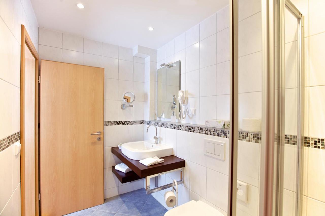 Genholter Hof Hotel Bruggen  Bagian luar foto