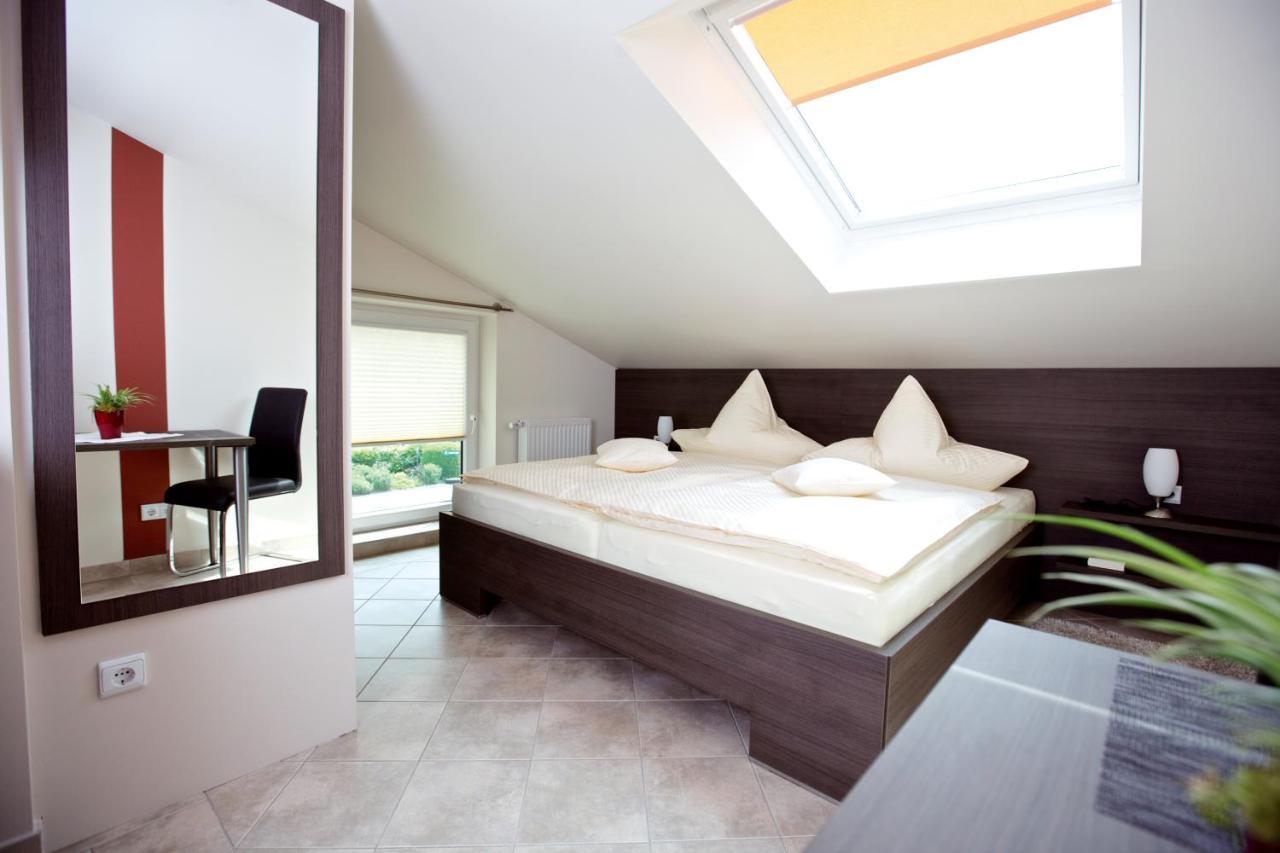 Genholter Hof Hotel Bruggen  Bagian luar foto